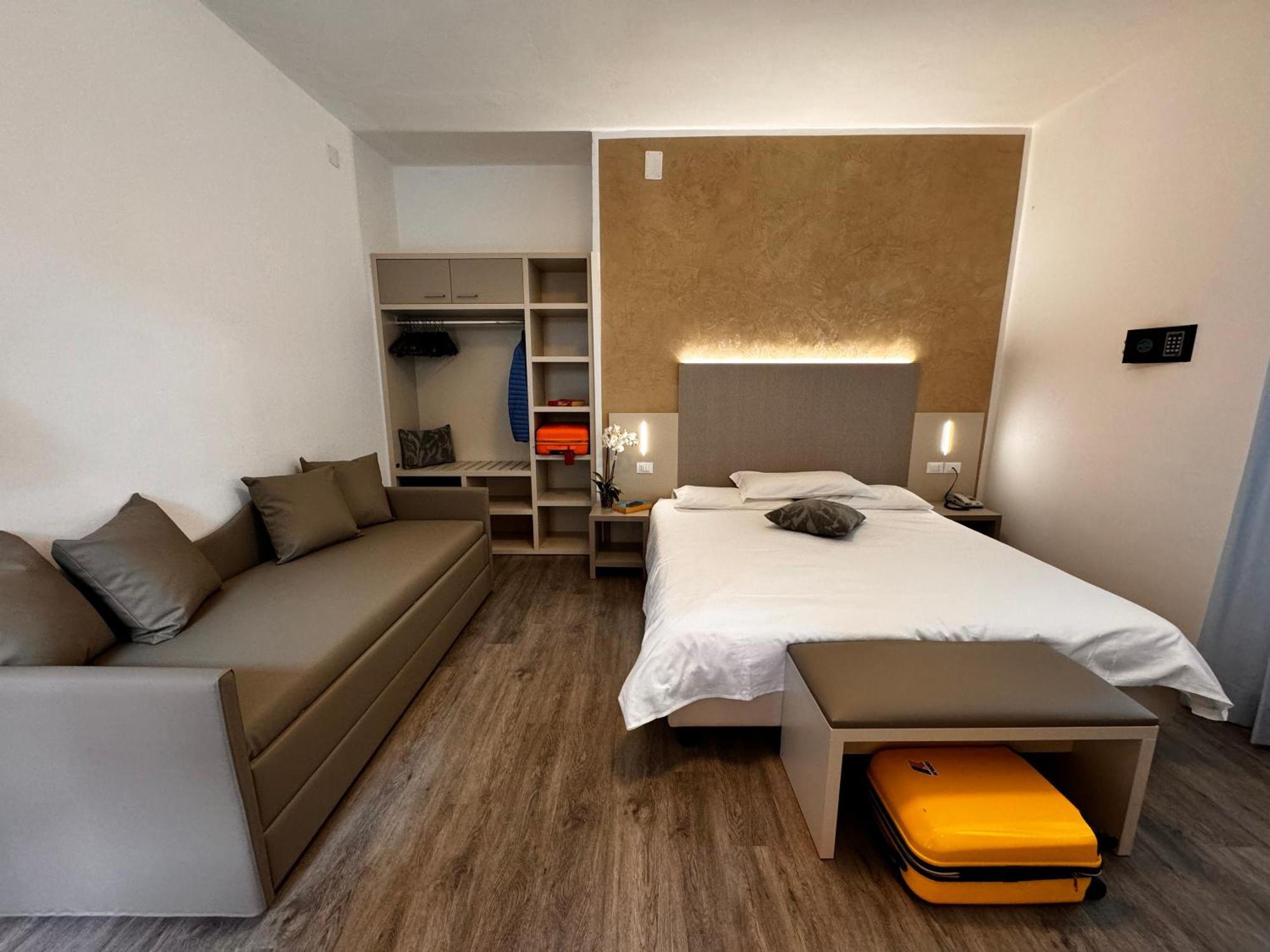 Hotel Etna كاوْرلي المظهر الخارجي الصورة
